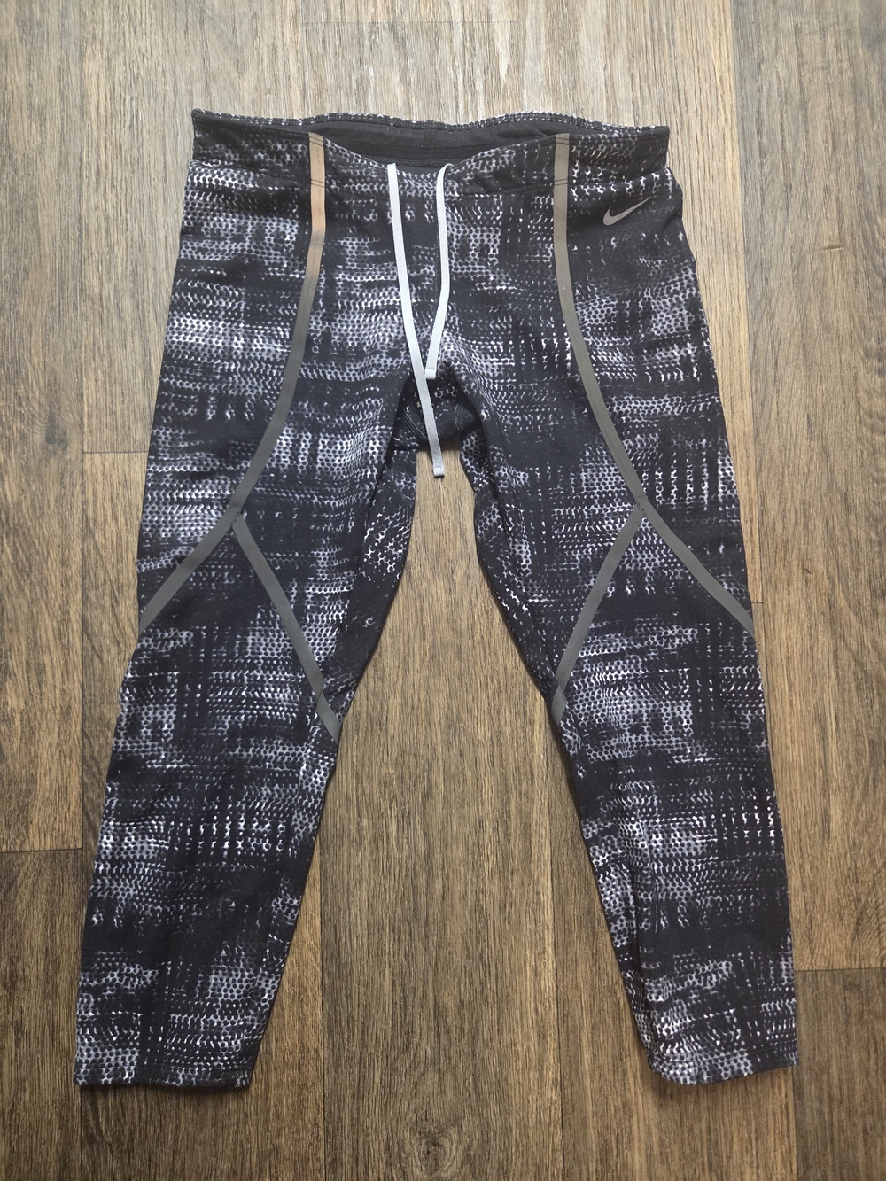 Nike Dri-FIT cropped running leggings